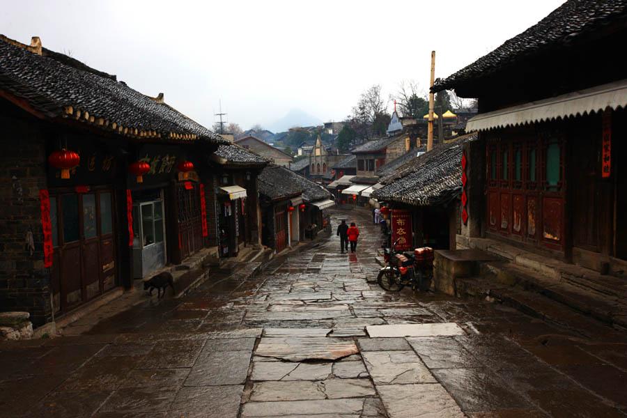 逃离空旷大街